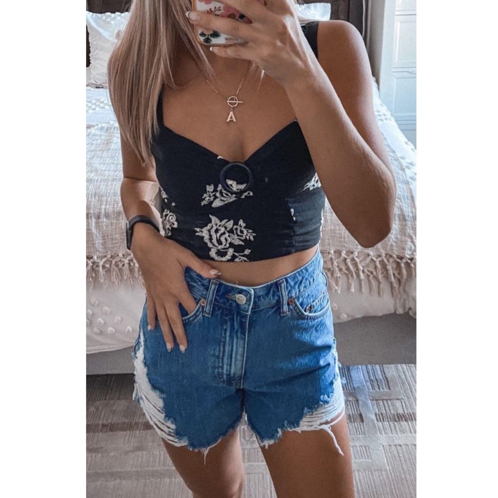 Black Patterned Cropped Tank